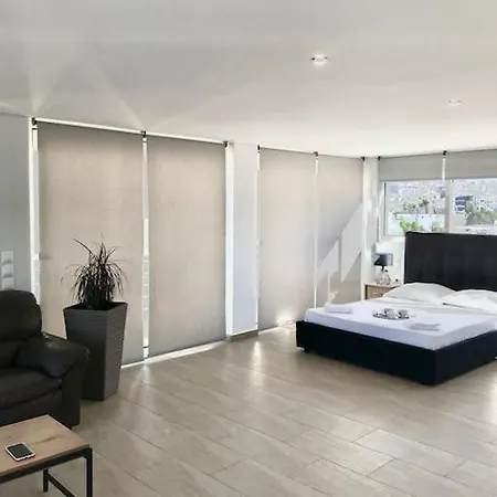 Bright Floor Studio-apartment In Kalamaki