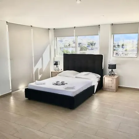 Bright Floor Studio-apartment In Kalamaki Apartment Athens