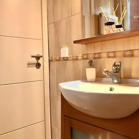 Apartment Bright Floor Studio-apartment In Kalamaki *